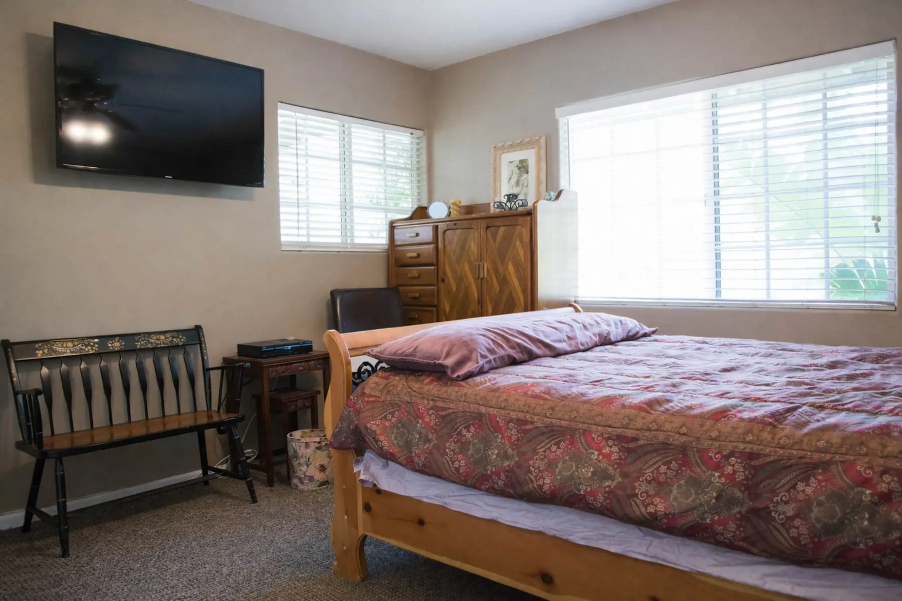 steps-in-the-right-direction-aura-sober-living-northridge-05