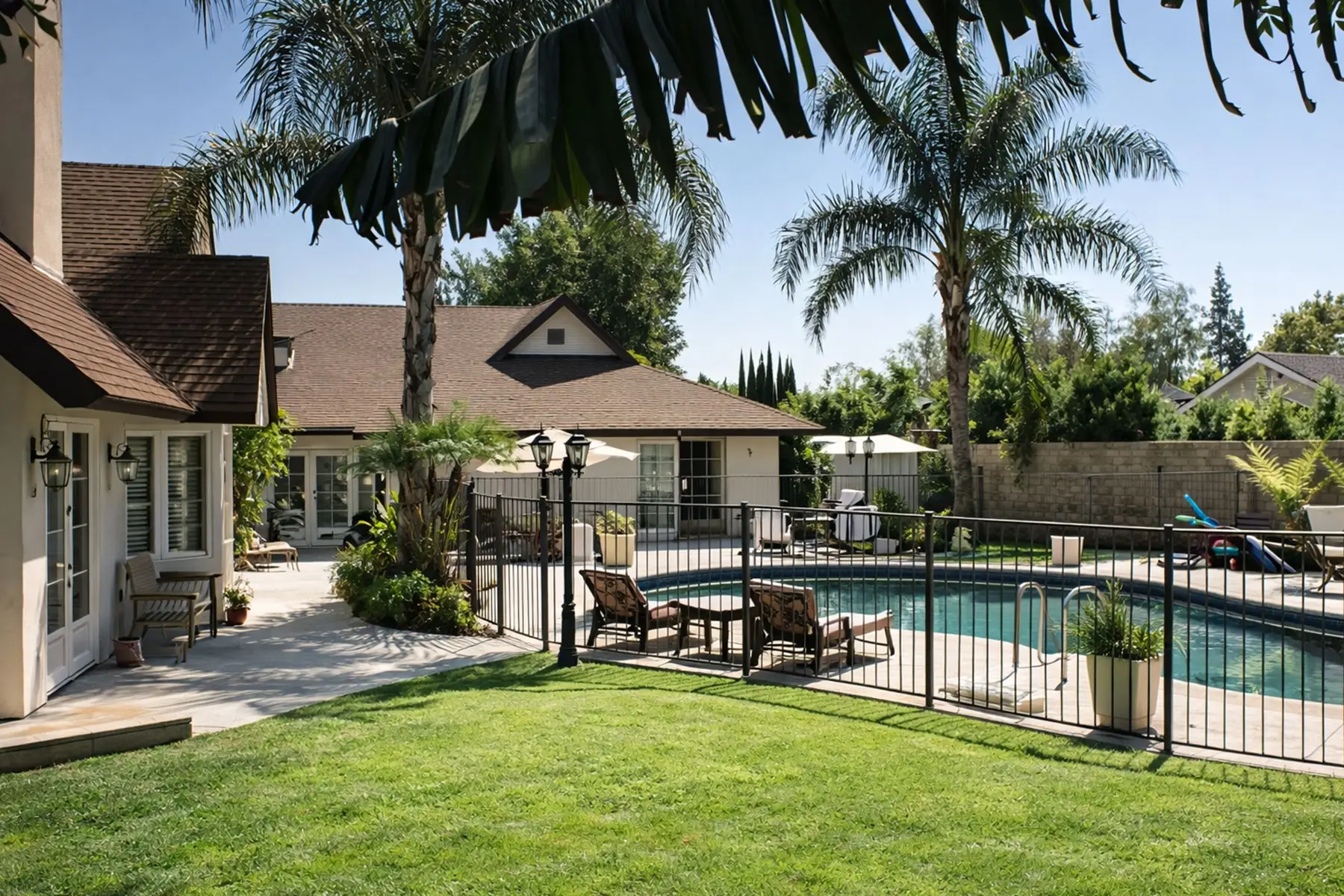 steps-in-the-right-direction-aura-sober-living-northridge-15